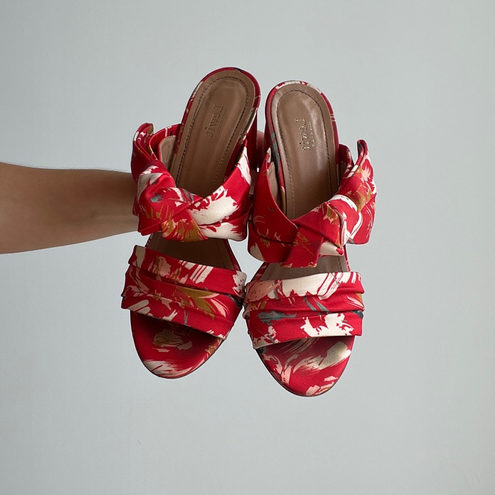 Fun Printed Heel - Picture 2 of 3